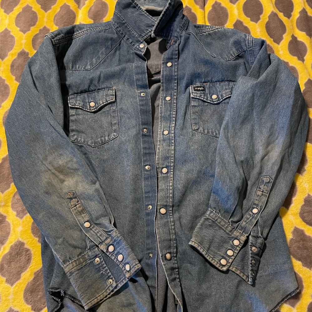 Men’s wrangler shirt